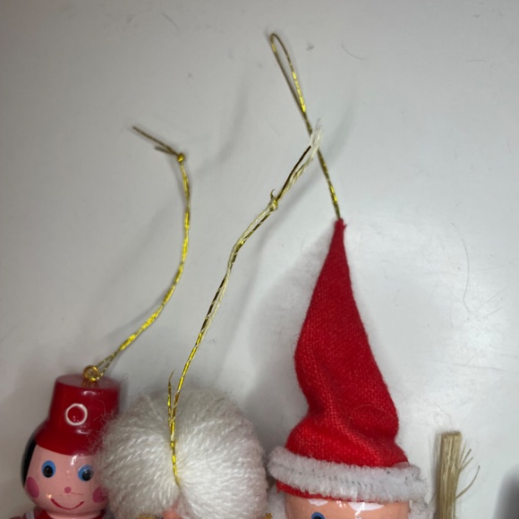Vintage Christmas ornaments Santa Mrs clause snowman soldier peg figures - Picture 4 of 5